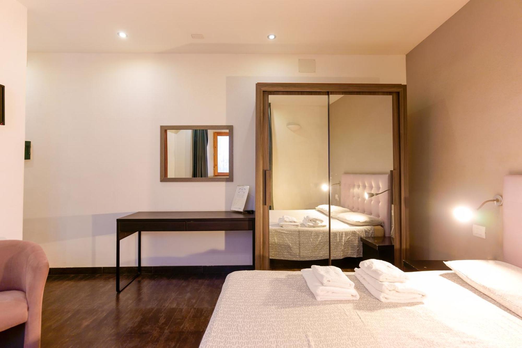 Il Palazz8 Hotell Iglesias Exteriör bild