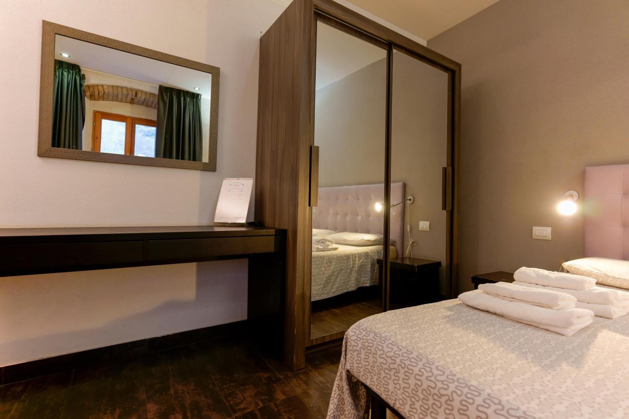 Il Palazz8 Hotell Iglesias Exteriör bild