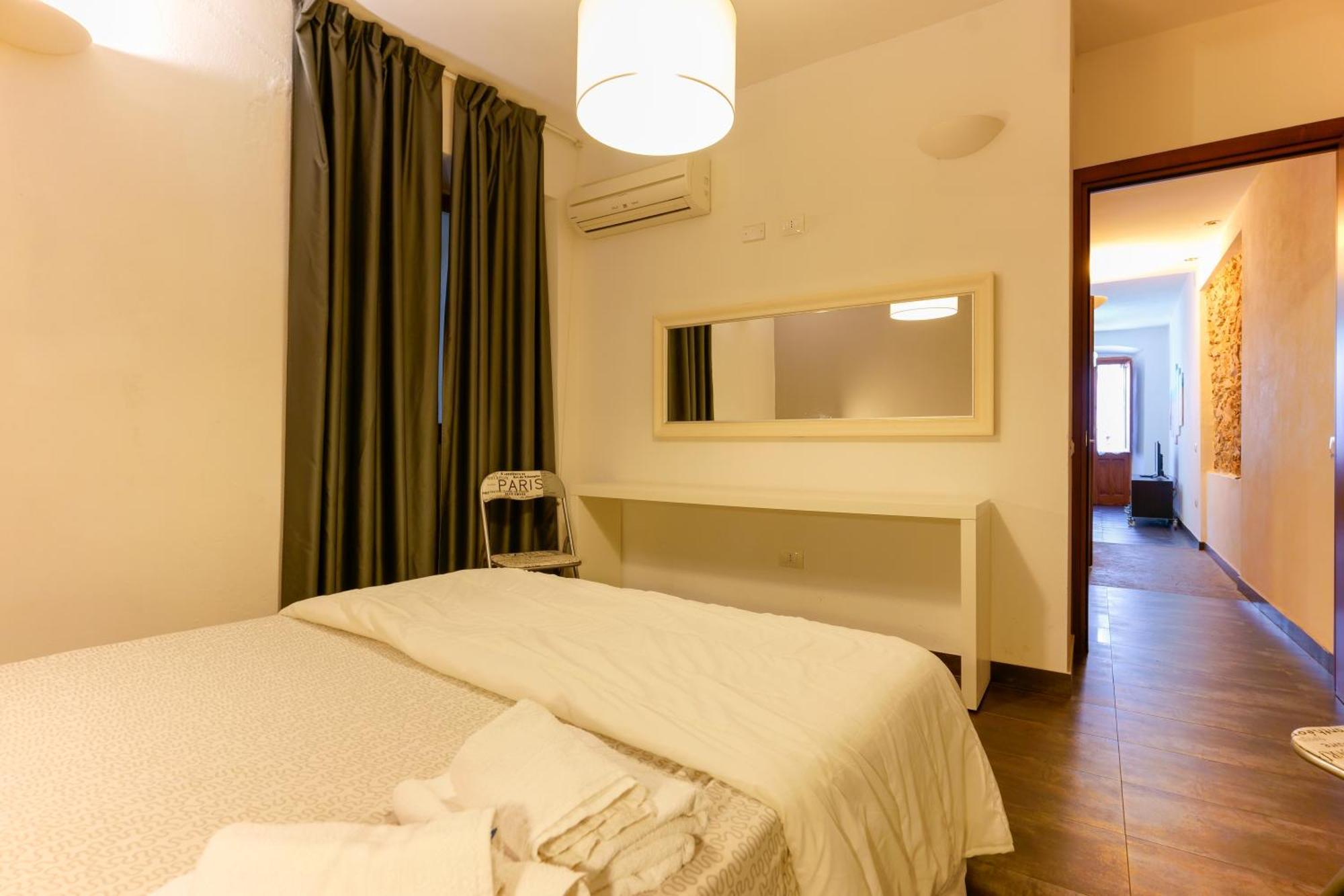 Il Palazz8 Hotell Iglesias Rum bild